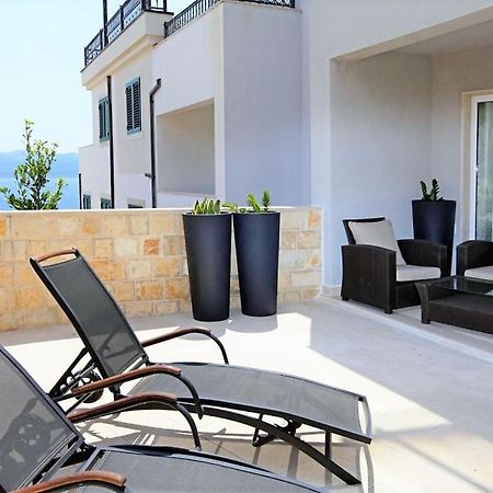 Apartment Bol A6 With Pool From 45 Eur Per Person Buitenkant foto